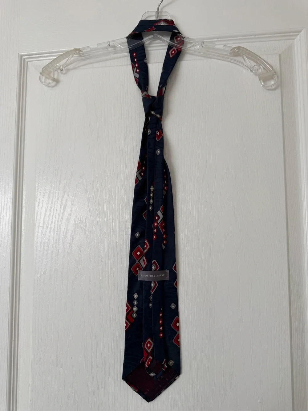 Geoffrey Beene Men's Silk Tie Navy Blue Red Gray Geometric Diamond Necktie - Picture 4 of 6